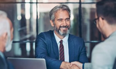 Why B2B Success Relies on Strong Networks and Effective Communication